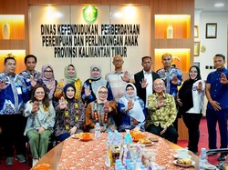 Menteri PPPA-Fatma Saifullah Jenguk Korban Kekerasan Seksual di Samarinda