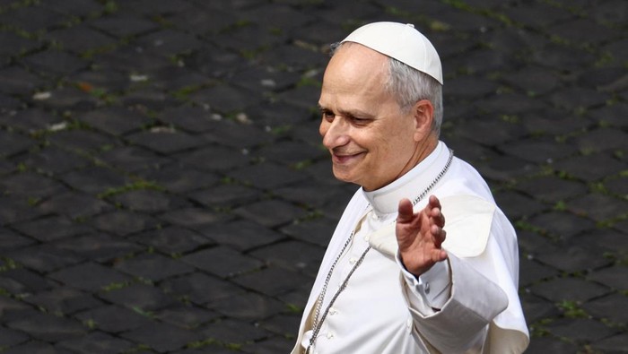 Paus Leo XIV Pimpin Doa Regina Caeli Perdana dari Basilika Santo Petrus Paus Leo XIV