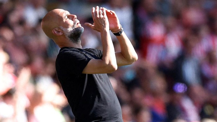 Soccer Football - Premier League - Southampton v Manchester City - St Marys Stadium, Southampton, Britain - May 10, 2025 Manchester City manager Pep Guardiola Action Images via Reuters/Peter Cziborra EDITORIAL USE ONLY. NO USE WITH UNAUTHORIZED AUDIO, VIDEO, DATA, FIXTURE LISTS, CLUB/LEAGUE LOGOS OR LIVE SERVICES. ONLINE IN-MATCH USE LIMITED TO 120 IMAGES, NO VIDEO EMULATION. NO USE IN BETTING, GAMES OR SINGLE CLUB/LEAGUE/PLAYER PUBLICATIONS. PLEASE CONTACT YOUR ACCOUNT REPRESENTATIVE FOR FURTHER DETAILS..     TPX IMAGES OF THE DAY