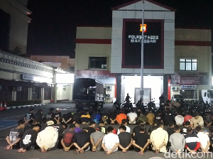 Video: 78 Remaja Geng Motor di Makassar Diamankan, Puluhan Liter Miras Disita