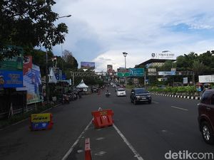 Lalin Puncak Padat, One Way Arah Jakarta Diprediksi Berlaku hingga Malam Nanti Lalin Puncak Padat, One Way Arah Jakarta Diprediksi Berlaku hingga Malam Nanti