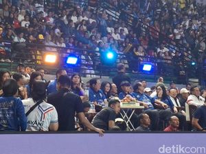 Momen Hangat SBY dan CT Saksikan Final Proliga LavAni Vs Bhayangkara Momen Hangat SBY dan CT Saksikan Final Proliga LavAni Vs Bhayangkara