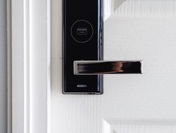 Smart Door Lock Diklaim Bikin Rumah Jauh Lebih Aman, Benarkah?