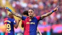 9. Raphinha - 27 (18 gol, 9 assist). Foto: REUTERS/Albert Gea