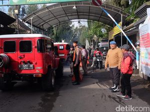 Libur Waisak, 3 Ribu Wisatawan Serbu Bromo Via Pintu Cemorolawang Libur Waisak, 3 Ribu Wisatawan Serbu Bromo Via Pintu Cemorolawang
