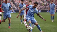 Verdonk bermain penuh di laga Ajax vs NEC Nijmegen sebagai bek kiri tim tamu. (Foto: Rico Brouwer/Soccrates/Getty Images)