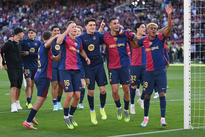  Fermin Lopez, Ferran Torres and Lamine Yamal of FC Barcelona celebrate after the teams 4-3 victory in the LaLiga match between FC Barcelona and Real Madrid CF at Estadi Olimpic Lluis Companys on May 11, 2025 in Barcelona, Spain. (Photo by David Ramos/Getty Images)