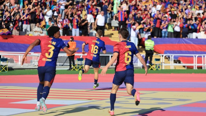 barcelona vs real madrid,el clasico,laliga,liga spanyol,barcelona vs madrid,barca vs madrid Soccer Football - LaLiga - FC Barcelona v Real Madrid - Estadi Olimpic Lluis Companys, Barcelona, Spain - May 11, 2025 FC Barcelonas Fermin Lopez celebrates scoring their fifth goal which was later disallowed REUTERS/Nacho Doce
