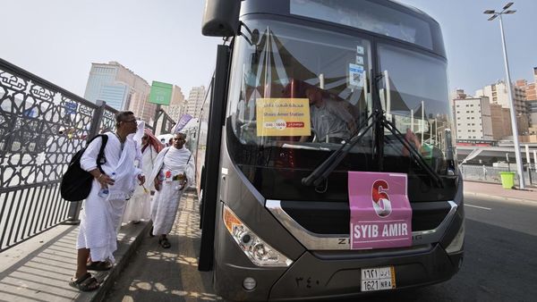 Bus Shalawat Layani Jemaah Haji Indonesia 24 Jam di Mekkah