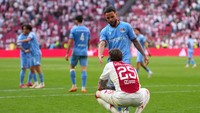 Sementara itu, Ajax Amsterdam selaku pemuncak klasemen (74 poin) terancam terpeleset dari perburuan juara karena tinggal berjarak satu angka dari PSV Eindhoven di bawahnya. (Foto: Getty Images/Alex Bierens de Haan)