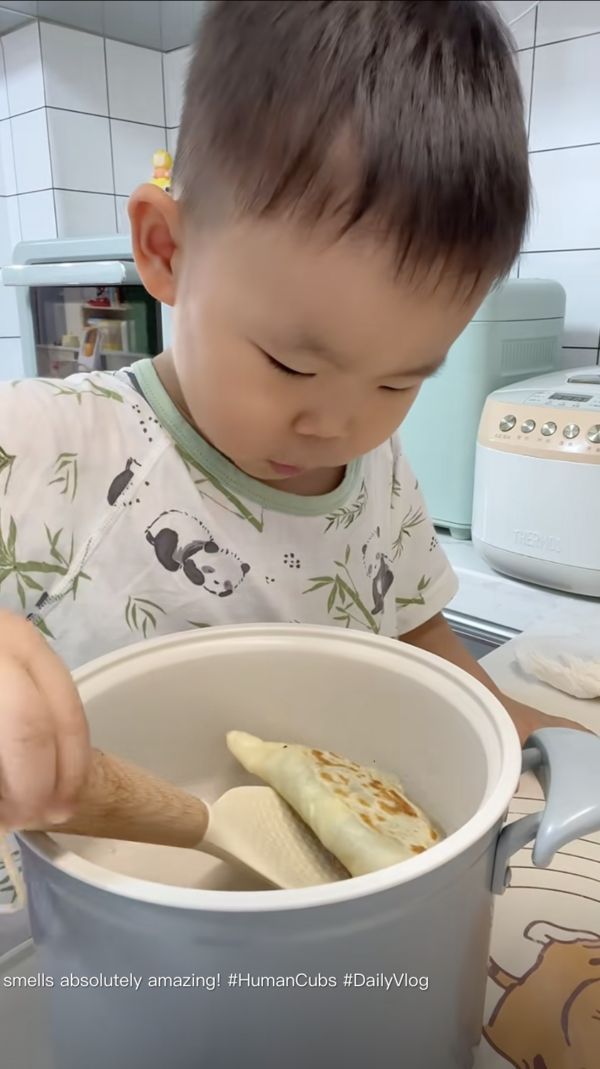 Di China Ada Tren Anak-anak Sibuk Masak Buat Orang Tua