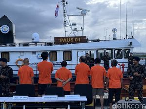 Video Kapal Ikan China Diamankan di Perairan Selatan Bali Video Kapal Ikan China Diamankan di Perairan Selatan Bali