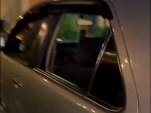 Aduh! Marak Lagi Modus Pencurian Pecahkan Kaca Mobil di Rest Area Aduh! Marak Lagi Modus Pencurian Pecahkan Kaca Mobil di Rest Area