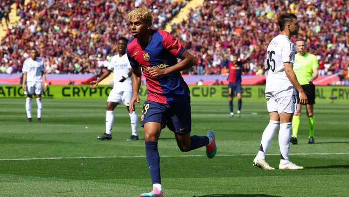 Lamine Yamal Soccer Football - LaLiga - FC Barcelona v Real Madrid - Estadi Olimpic Lluis Companys, Barcelona, Spain - May 11, 2025 FC Barcelonas Lamine Yamal celebrates scoring their second goal REUTERS/Albert Gea