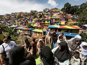 Libur Waisak, Lembur Katumbiri Diserbu Wisatawan Libur Waisak, Lembur Katumbiri Diserbu Wisatawan