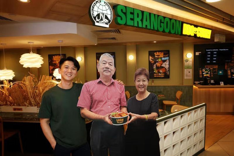 Mantan Guru Sukses Jualan Nasi Padang Pertahankan Bisnis Keluarga