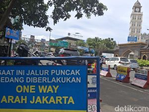 Video: One Way Arah Jakarta Mulai Berlaku, Kendaraan Menuju Puncak Disetop Video: One Way Arah Jakarta Mulai Berlaku, Kendaraan Menuju Puncak Disetop