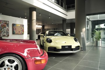 Image of: Porsche Memikat: Kecantikan Mobil dan Lukisan Ansel Bersatu