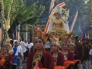 Kirap Rupang, Cara Umat Buddha di Banyuwangi Sambut Puncak Waisak Kirap Rupang, Cara Umat Buddha di Banyuwangi Sambut Puncak Waisak
