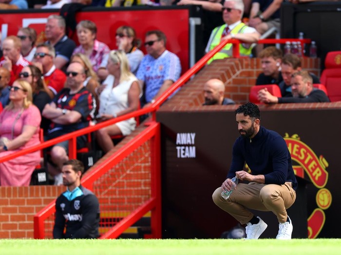 ruben amorim manchester united manchester united vs west ham united manchester united vs west ham mu vs west ham united man united vs west ham man utd vs west ham liga inggris premier league MANCHESTER, ENGLAND - MAY 11: Ruben Amorim, Manager of Manchester United looks on during the Premier League match between Manchester United FC and West Ham United FC at Old Trafford on May 11, 2025 in Manchester, England. (Photo by Molly Darlington/Copa/Getty Images)