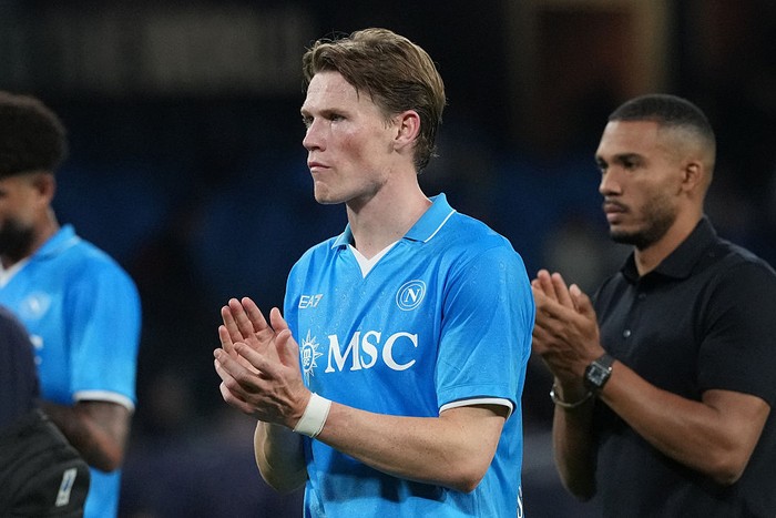 Scott McTominay of SSC Napoli applauds fans at the end of the Serie A match between SSC Napoli and Genoa CFC at Stadio Diego Armando Maradona Naples Italy on 11 May 2025. (Photo by Franco Romano/NurPhoto via Getty Images)