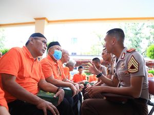 Taruna Akademi Kepolisian Gelar Bakti Sosial di Rumah Perlindungan Lansia Jakbar Taruna Akademi Kepolisian Gelar Bakti Sosial di Rumah Perlindungan Lansia Jakbar