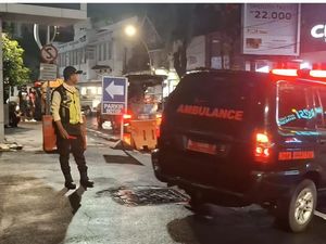 Pria Tewas Diduga Bunuh Diri Loncat dari Tunjungan Plaza