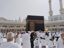 Arab Saudi Larang Jemaah Rebahan-Tidur di Halaman Masjid