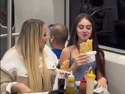 Ajak Orang Tak Dikenal Makan Bareng di Kereta, TikToker Ini Viral