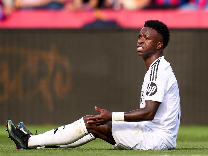 Vinicius Junior BARCELONA, SPAIN - MAY 11: Vinicius Junior of Real Madrid CF reacts during the LaLiga match between FC Barcelona and Real Madrid CF at Estadi Olimpic Lluis Companys on May 11, 2025 in Barcelona, Spain. (Photo by Alex Caparros/Getty Images)