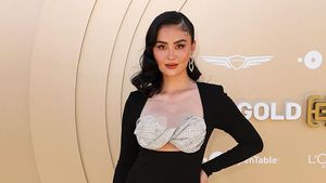 7 Foto Gaya Agnez Mo di Gold Gala 2025, Seksi Pakai Gaun Rp 40 Juta