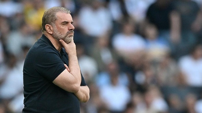Ange Postecoglou LONDON, ENGLAND - MAY 11: Ange Postecoglou of Tottenham Hotspur gestures during the Premier League match between Tottenham Hotspur FC and Crystal Palace FC at Tottenham Hotspur Stadium on May 11, 2025 in London, England. (Photo by Vince Mignott/MB Media/Getty Images)