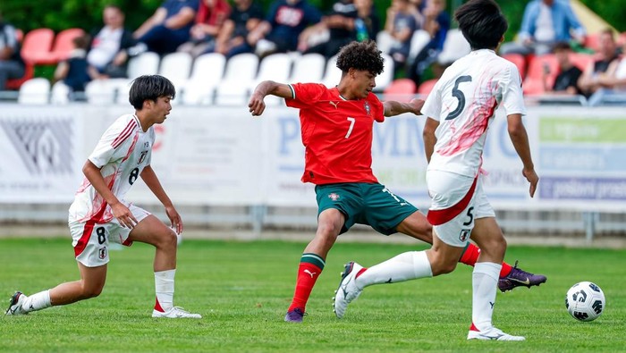 Cristiano Ronaldo Junior sudah membuat debut bersama Timnas Portugal U-15.