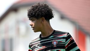 Cristiano Ronaldo Jr Debut di Timnas Portugal, Ditonton Nenek