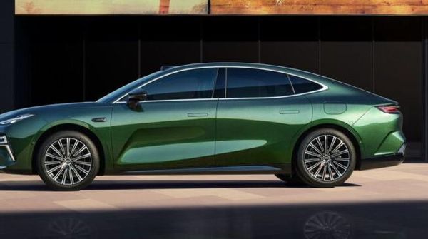 Tampang Mobil Hybrid Canggih Geely yang Harganya Cuma Rp 200 Jutaan