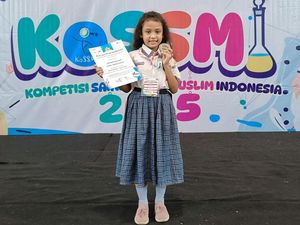 Madina Raih Honorable Mention di KOSSMI 2025, Sudah IPA Banget Sejak Balita Madina Raih Honorable Mention di KOSSMI 2025, Sudah IPA Banget Sejak Balita