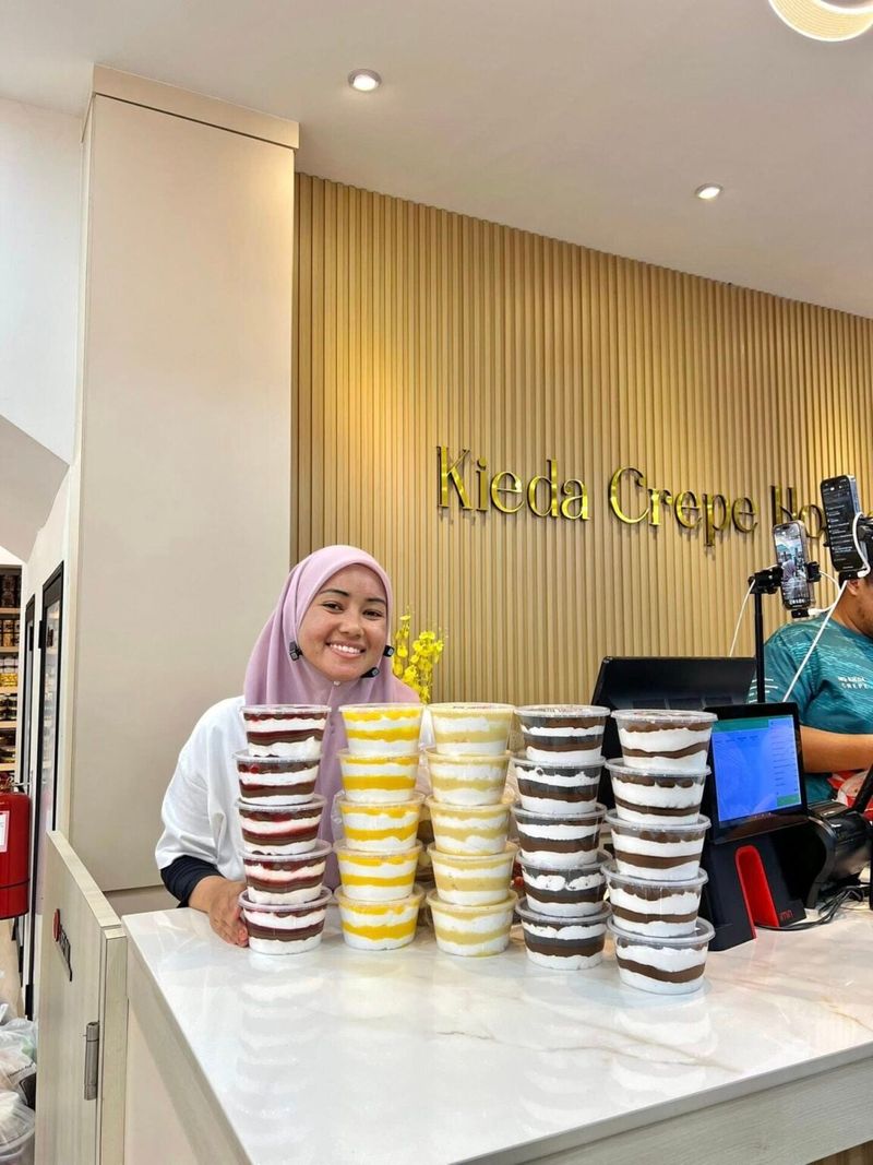 Kesal dengan Ulasan 'Menjijikkan', Penjual Crepes Hampir Gugat Pelanggan