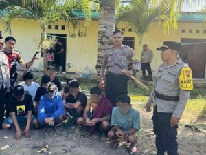Pesta Miras-Bawa Kelewang, Polisi Tangkap 9 Pemuda di Kupang Pesta Miras-Bawa Kelewang, Polisi Tangkap 9 Pemuda di Kupang