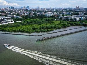 Penampakan dari Udara Tanggul Laut di Ancol, Rampung 2030 Penampakan dari Udara Tanggul Laut di Ancol, Rampung 2030