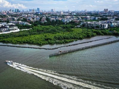 Penampakan dari Udara Tanggul Laut di Ancol, Rampung 2030