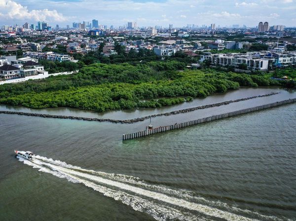 Penampakan dari Udara Tanggul Laut di Ancol, Rampung 2030
