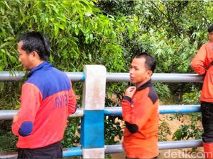 Bocah 11 Tahun Main di Sungai Pamekasan Hilang Terseret Derasnya Arus Bocah 11 Tahun Main di Sungai Pamekasan Hilang Terseret Derasnya Arus