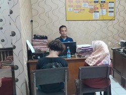 Remaja 15 Tahun Tabrak dan Tikam Teman Mainnya, Motifnya Dendam