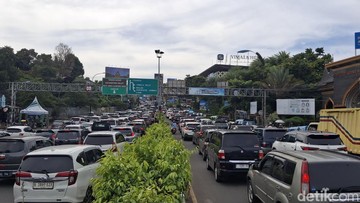 Antisipasi Arus Balik, Kebijakan Satu Arah di Puncak Diterapkan Lebih Awal Besok