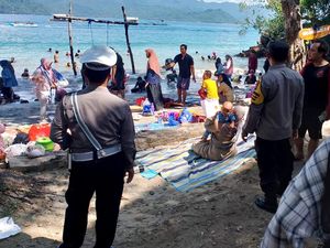 Long Weekend Wisatawan Serbu Pesisir Selatan Trenggalek Long Weekend Wisatawan Serbu Pesisir Selatan Trenggalek