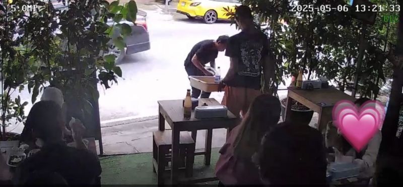 Pria Ini Kelaparan hingga Minta Makanan Sisa, Begini Perlakuan Resto