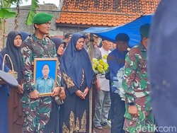 Air Mata Keluarga Melepas Kepergian Mayor CPL Anda Rohanda