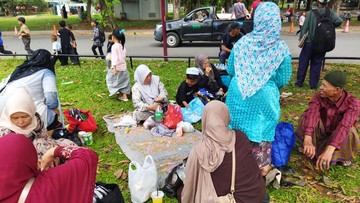 Persiapan Menuju Tanah Suci: Guru Ngaji Cianjur Undang Rombongan Liburan Seru ke TMII