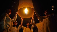 Kenapa Harus Pakai Baju Serba Putih Saat Nonton Festival Lampion Candi Borobudur?