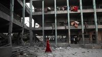Sekolah Pengungsian di Gaza Hancur Dihantam Serangan Israel